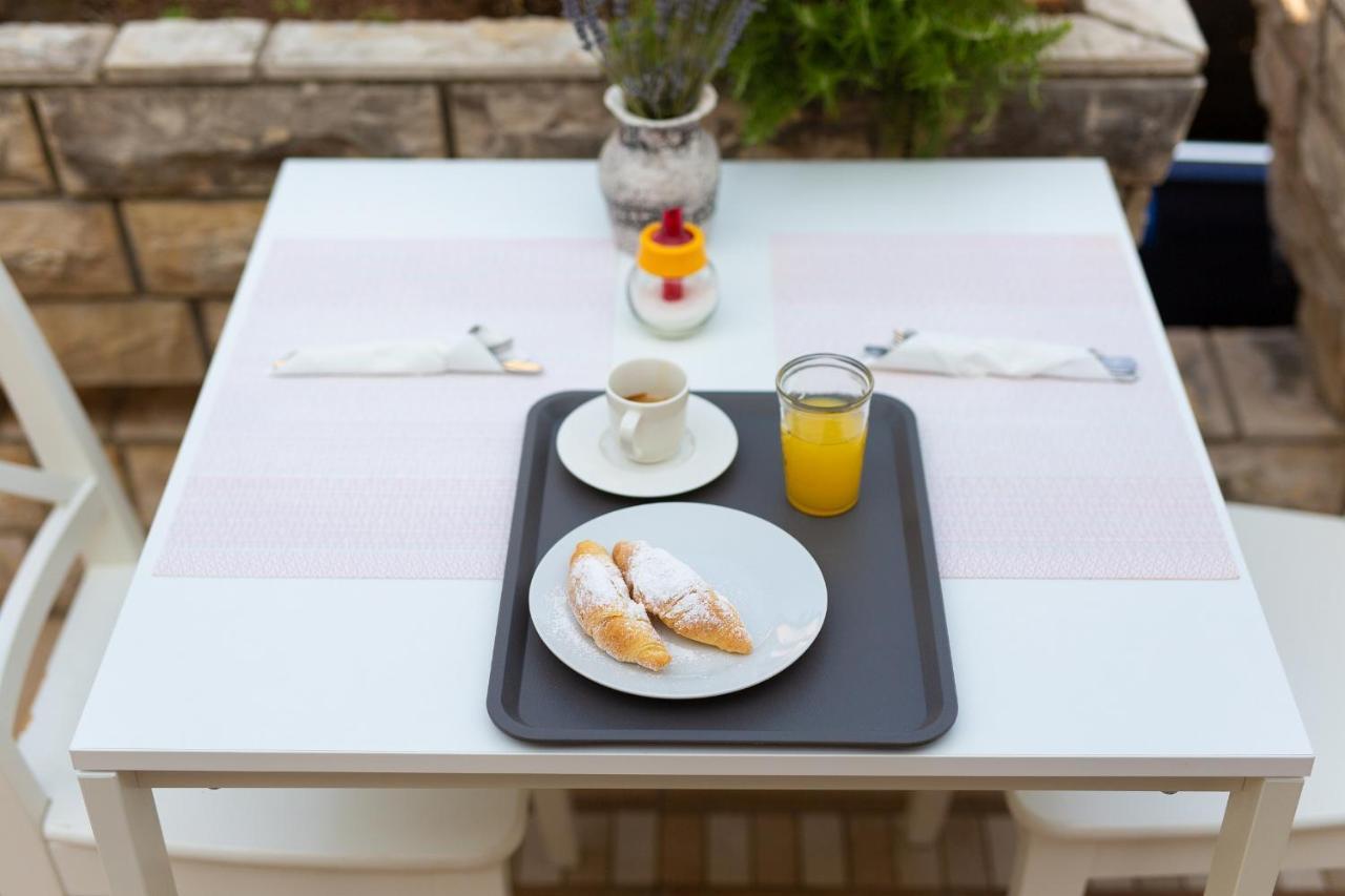 Bed&Breakfast Lucija Bed & Breakfast ปูนัต ภายนอก รูปภาพ